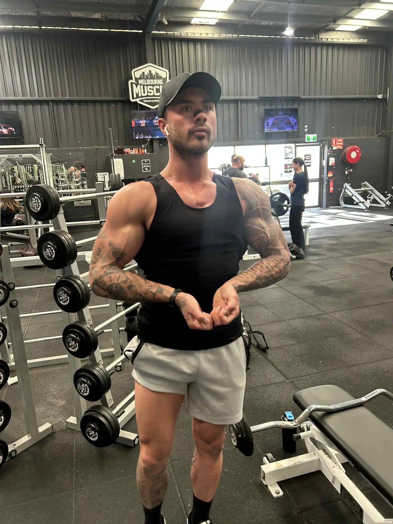 male-bodybuilder-wearing-4k-nasal-strips.webp__PID:dd027ced-325f-4c64-976c-7aaa835dda55